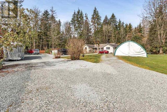 12954 Mill Street, House detached with 3 bedrooms, 2 bathrooms and 10 parking in Maple Ridge BC | Image 6