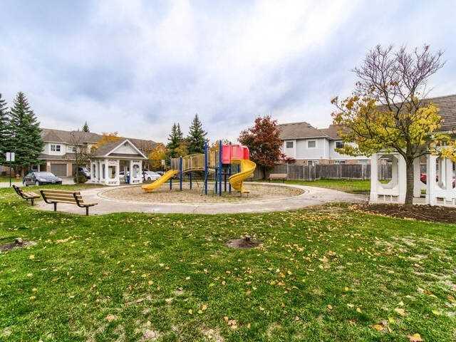64 Brisbane Crt, Townhouse with 3 bedrooms, 3 bathrooms and 2 parking in Brampton ON | Image 32