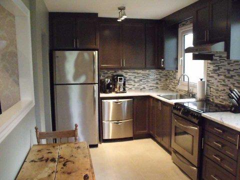 34 Earl St, House detached with 2 bedrooms, 2 bathrooms and 5 parking in Mississauga ON | Image 8