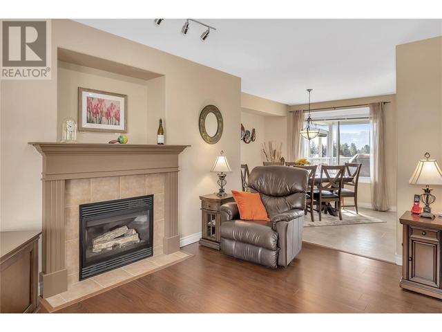 2577 Bridlehill Court, House detached with 4 bedrooms, 3 bathrooms and 4 parking in West Kelowna BC | Image 4