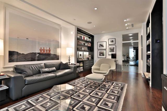 1102 - 155 Cumberland St, Condo with 3 bedrooms, 3 bathrooms and 2 parking in Toronto ON | Image 19