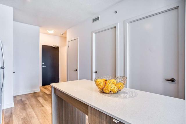 b404 - 5240 Dundas St, Condo with 1 bedrooms, 1 bathrooms and 1 parking in Burlington ON | Image 3