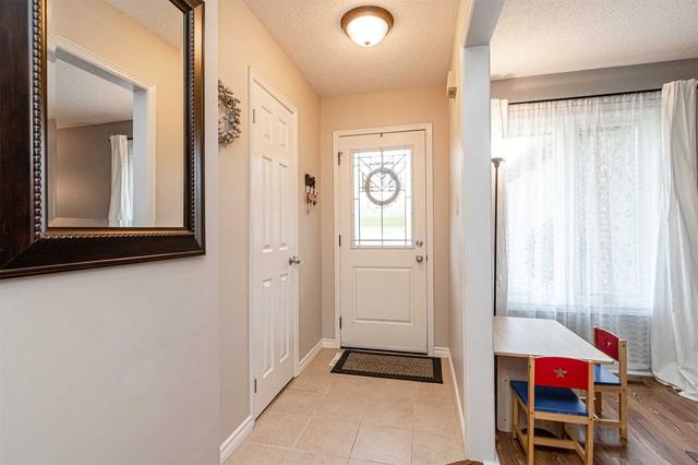 82 Hewitt Cres, House attached with 3 bedrooms, 2 bathrooms and 3 parking in Ajax ON | Image 12