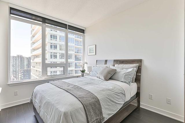 3702 - 17 Bathurst St, Condo with 3 bedrooms, 2 bathrooms and 1 parking in Toronto ON | Image 21
