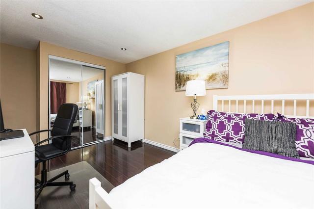100 Carleton Pl, Townhouse with 3 bedrooms, 2 bathrooms and 2 parking in Brampton ON | Image 17