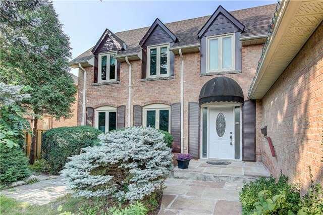 16 Rae Cres, House detached with 5 bedrooms, 4 bathrooms and 6 parking in Markham ON | Image 2