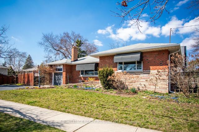2055 Hixon St, House detached with 2 bedrooms, 2 bathrooms and 4 parking in Oakville ON | Image 34
