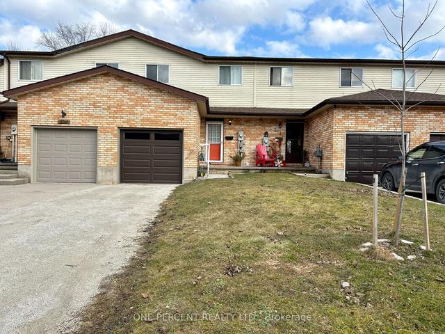 2745 4th Ave W, House attached with 3 bedrooms, 2 bathrooms and 3 parking in Owen Sound ON | Image 1