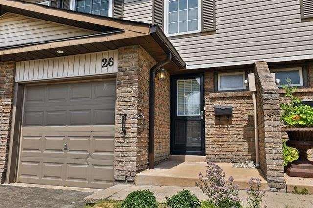 26 - 2411 Sovereign St, Townhouse with 3 bedrooms, 2 bathrooms and 1 parking in Oakville ON | Image 2