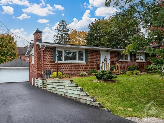 3249 Riverside Drive, House detached with 5 bedrooms, 3 bathrooms and 6 parking in Ottawa ON | Image 2