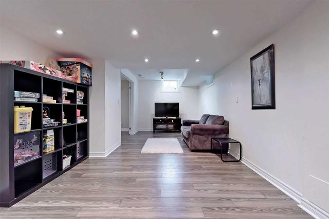 58 Millhouse Crt, House attached with 4 bedrooms, 4 bathrooms and 4 parking in Vaughan ON | Image 22