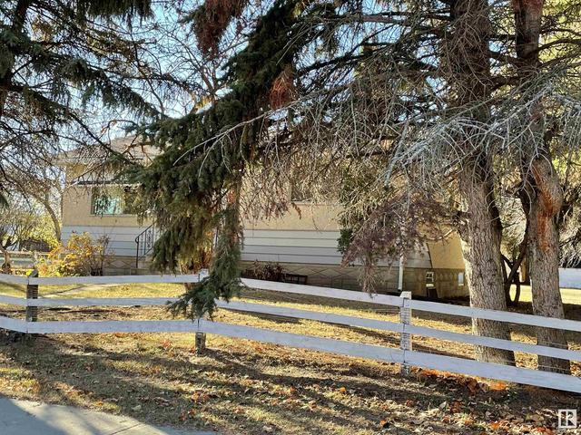 902 1 St, House detached with 2 bedrooms, 2 bathrooms and null parking in Thorhild County AB | Image 36