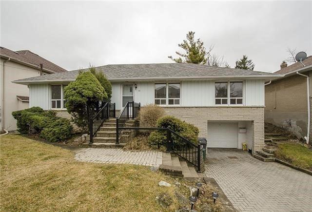 11 Winlock Park, House detached with 4 bedrooms, 2 bathrooms and 5 parking in Toronto ON | Image 1