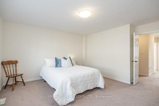 11 Newport Cres, House attached with 3 bedrooms, 3 bathrooms and 3 parking in Hamilton ON | Image 14
