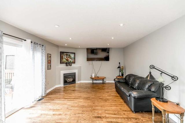 202 Cumming Dr, House detached with 3 bedrooms, 4 bathrooms and 5 parking in Barrie ON | Image 5