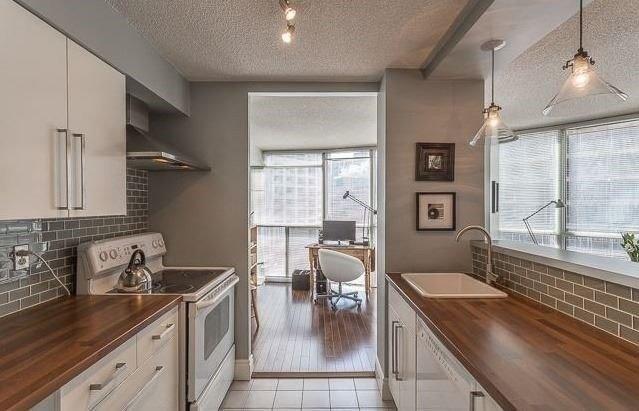 1004 - 24 Wellesley St, Condo with 1 bedrooms, 1 bathrooms and null parking in Toronto ON | Image 4