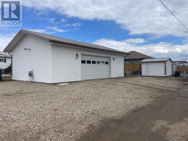 401 9 Avenue, House other with 3 bedrooms, 1 bathrooms and 6 parking in Bassano AB | Image 41