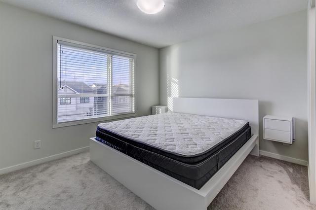284 Harvest Hills Way Ne, Home with 3 bedrooms, 2 bathrooms and 2 parking in Calgary AB | Image 21