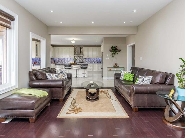 126 Elbern Markell Dr, House detached with 4 bedrooms, 5 bathrooms and 6 parking in Brampton ON | Image 7