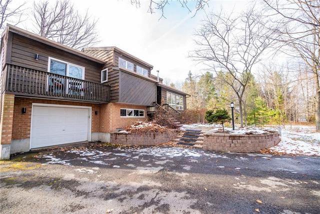 409 Cedar Crest Drive, House detached with 3 bedrooms, 2 bathrooms and 6 parking in Beckwith ON | Image 3