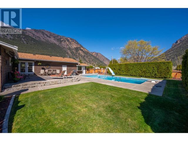 194 Deste Road, House detached with 4 bedrooms, 2 bathrooms and null parking in Lillooet BC | Image 42