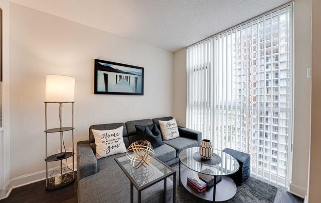 3406 - 33 Shore Breeze Dr, Condo with 1 bedrooms, 1 bathrooms and 1 parking in Toronto ON | Image 3