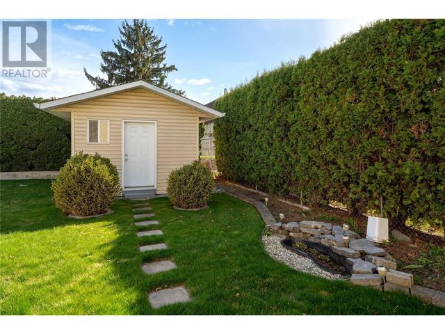 1569 Carshyl Court, House detached with 4 bedrooms, 2 bathrooms and 4 parking in Kelowna BC | Image 31