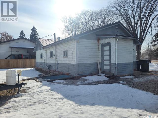 110 4th Street E, House detached with 3 bedrooms, 1 bathrooms and null parking in Meadow Lake SK | Image 14
