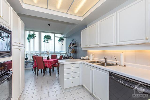 2002 - 1480 Riverside Drive, Condo with 2 bedrooms, 3 bathrooms and 1 parking in Ottawa ON | Image 15
