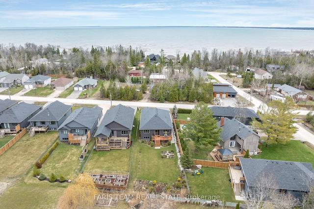 45 Betty Blvd, House detached with 2 bedrooms, 3 bathrooms and 4 parking in Wasaga Beach ON | Image 19