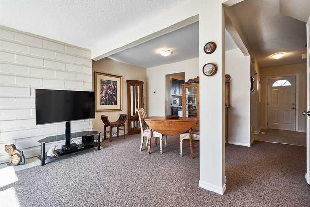 38 Harridine Lane, Townhouse with 3 bedrooms, 2 bathrooms and 2 parking in Ajax ON | Image 4