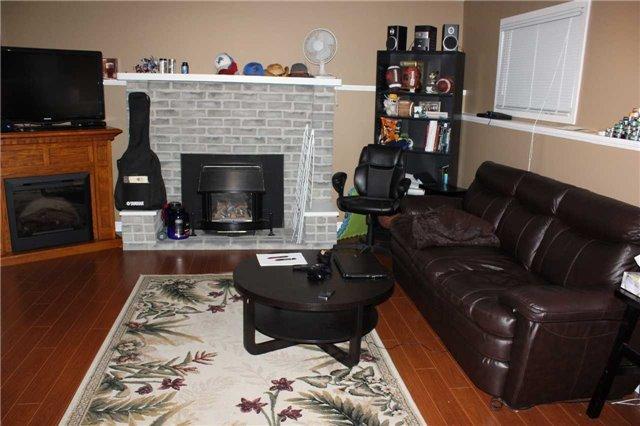 6118 Wildrose Cres, House semidetached with 3 bedrooms, 2 bathrooms and 1 parking in Niagara Falls ON | Image 11