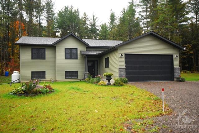 428 Water Street, House detached with 4 bedrooms, 3 bathrooms and 8 parking in Bonnechere Valley ON | Card Image
