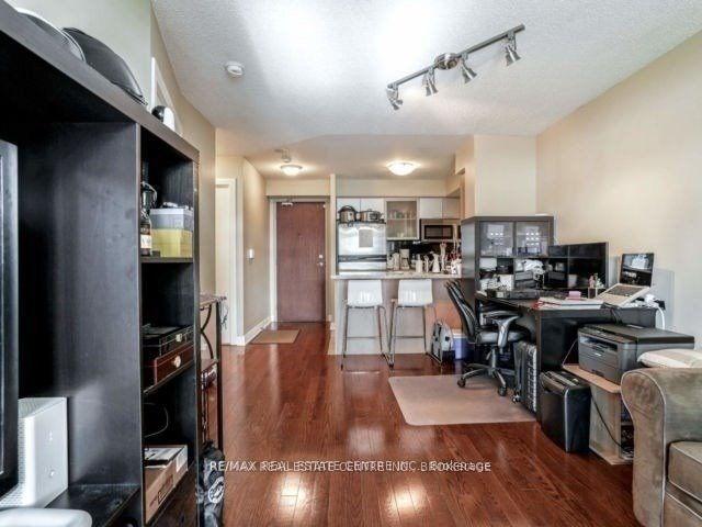 1106 - 16 Harrison Garden Blvd, Condo with 1 bedrooms, 1 bathrooms and 1 parking in Toronto ON | Image 2