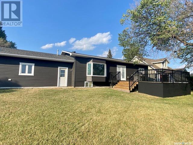 837 Prospect Avenue, House detached with 5 bedrooms, 3 bathrooms and null parking in Oxbow SK | Image 44
