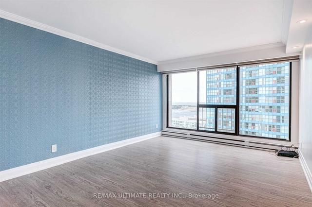 2416 - 55 Harbour Sq, Condo with 1 bedrooms, 2 bathrooms and 1 parking in Toronto ON | Image 5