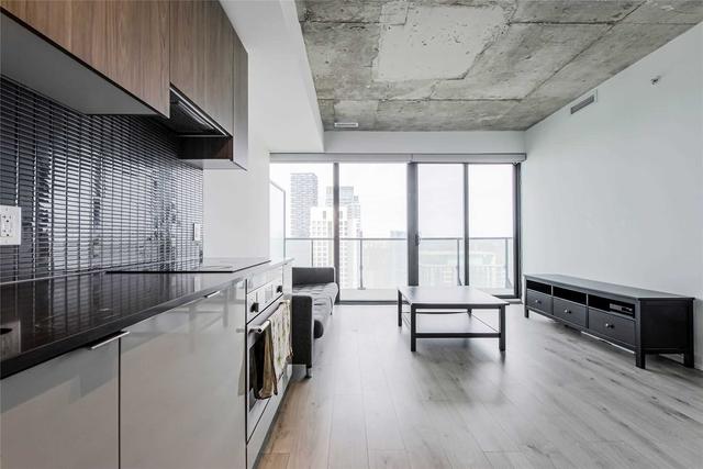 3901 - 161 Roehampton Ave, Condo with 1 bedrooms, 1 bathrooms and 0 parking in Toronto ON | Image 4