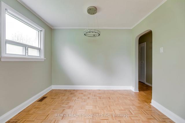 59 Aldgate Ave, House detached with 2 bedrooms, 2 bathrooms and 6 parking in Toronto ON | Image 3