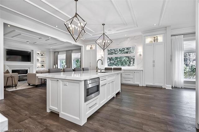 1238 Crawford Court, House detached with 5 bedrooms, 4 bathrooms and 10 parking in Oakville ON | Image 6