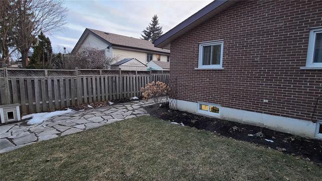 25 Glenmount Crt, House detached with 3 bedrooms, 3 bathrooms and 2 parking in Whitby ON | Image 14