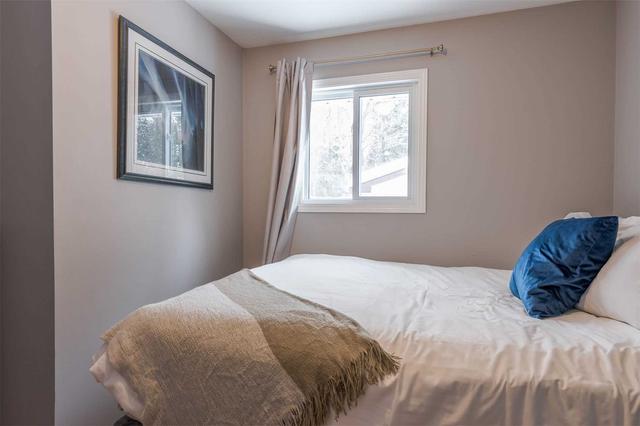 71 Cowans Cres, House detached with 2 bedrooms, 1 bathrooms and 7 parking in Kawartha Lakes ON | Image 11