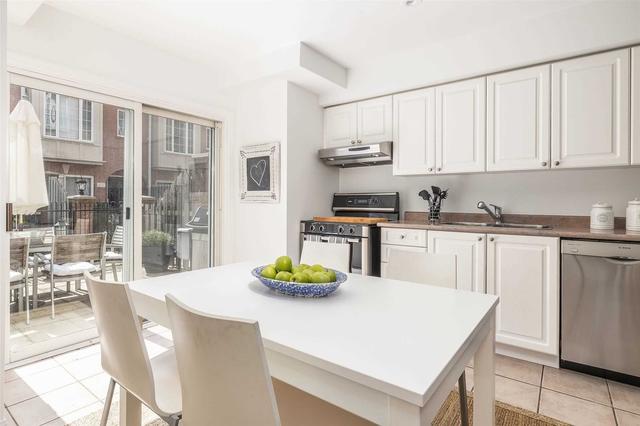 th #6 - 151 Merton St, Townhouse with 3 bedrooms, 3 bathrooms and 1 parking in Toronto ON | Image 2