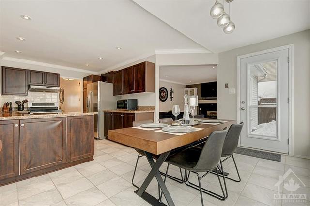 1284 Turner Crescent, House detached with 4 bedrooms, 4 bathrooms and 6 parking in Ottawa ON | Image 14