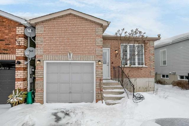 34 Willow Dr, House other with 3 bedrooms, 2 bathrooms and 3 parking in Barrie ON | Image 1
