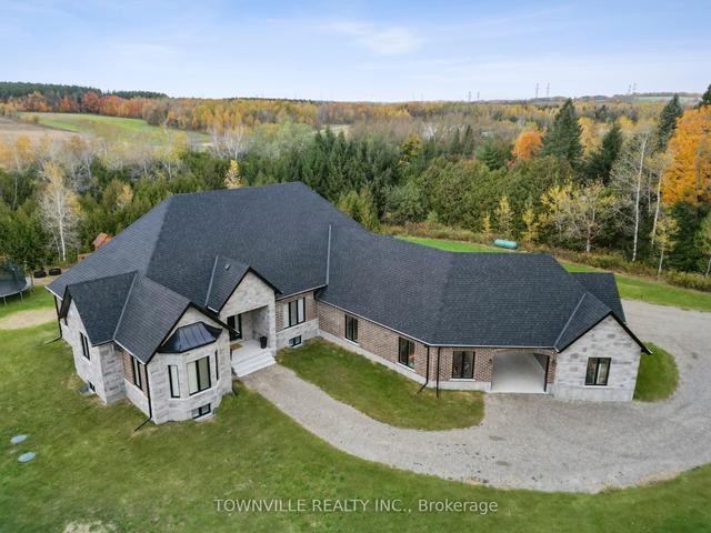 9042 Sideroad 10, House detached with 4 bedrooms, 4 bathrooms and 16 parking in Erin ON | Image 1