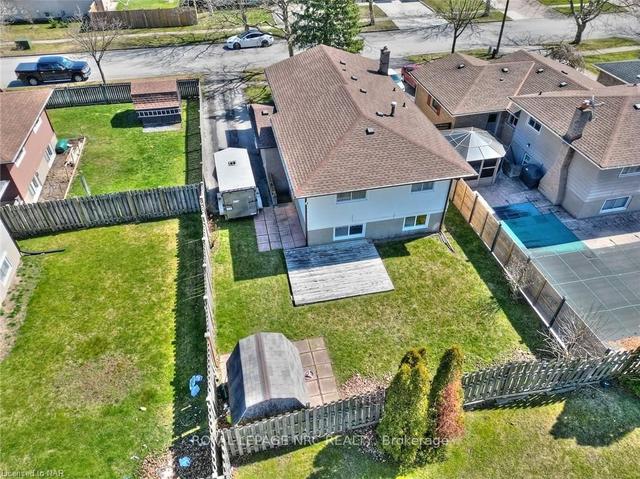 8182 Lynhurst Dr, House detached with 3 bedrooms, 2 bathrooms and 3 parking in Niagara Falls ON | Image 23