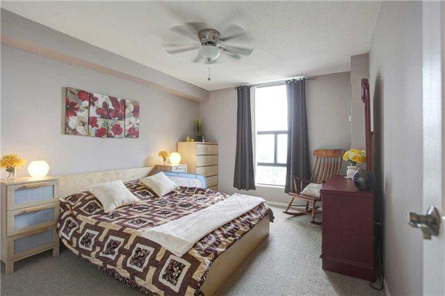 1003 - 21 Knightsbridge Rd, Condo with 2 bedrooms, 1 bathrooms and 1 parking in Brampton ON | Image 10