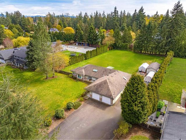 25040 57 Avenue, House detached with 3 bedrooms, 3 bathrooms and 15 parking in Langley BC | Image 2