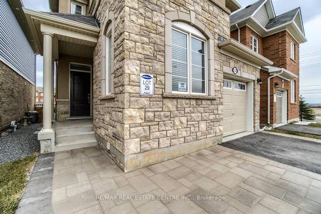 158 Lemieux Crt, House detached with 4 bedrooms, 4 bathrooms and 4 parking in Milton ON | Image 23
