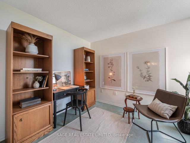 1106 - 965 Inverhouse Dr, Condo with 2 bedrooms, 2 bathrooms and 2 parking in Mississauga ON | Image 2